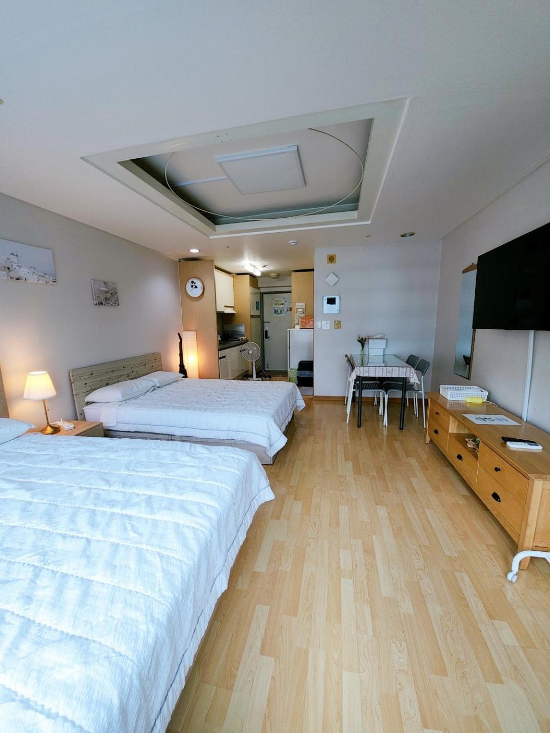 Hongdae Residence-2 1Min From Hongik Uni Station Exit #1 Seul Esterno foto