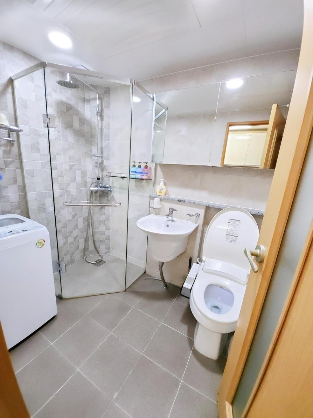 Hongdae Residence-2 1Min From Hongik Uni Station Exit #1 Seul Esterno foto