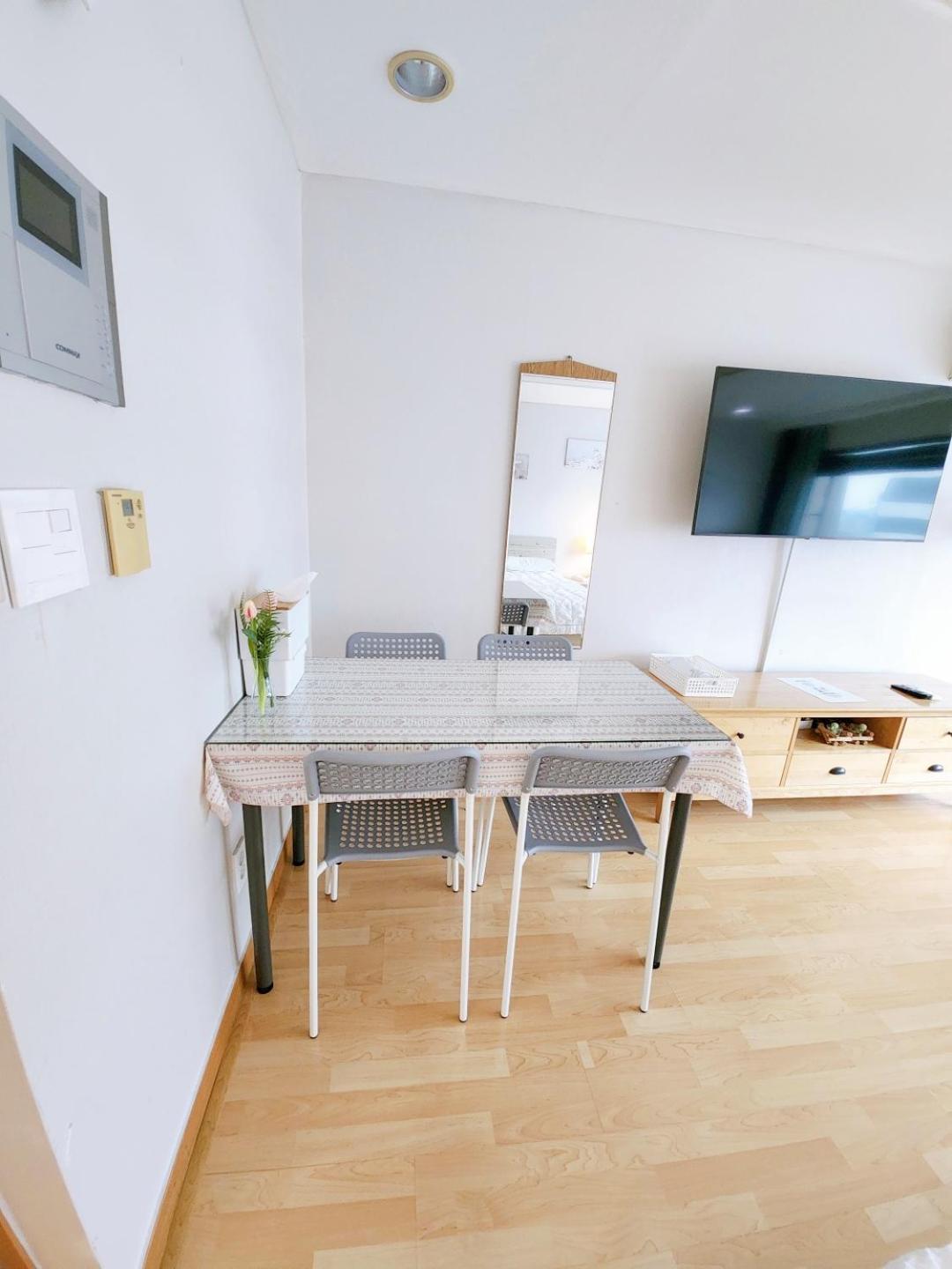 Hongdae Residence-2 1Min From Hongik Uni Station Exit #1 Seul Esterno foto
